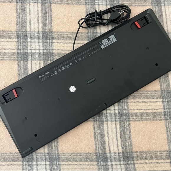 Lenovo SK8821 Wires Essential Keyboard - Picture 4 of 10